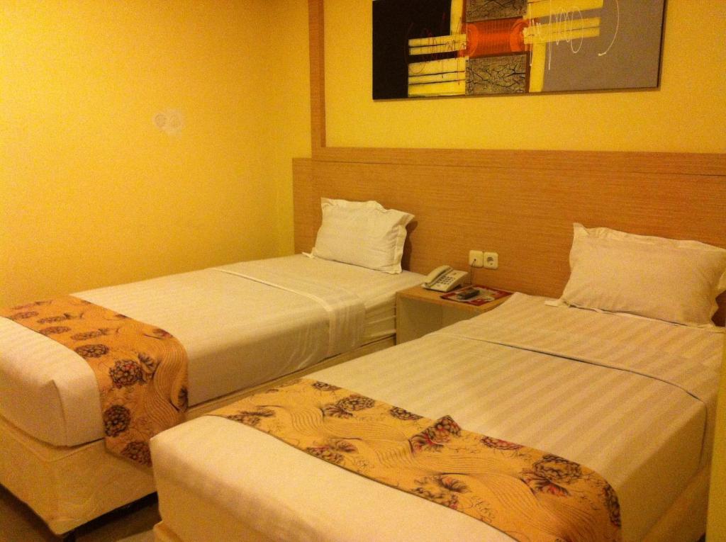 Hotel Paramount Biringkanya Стая снимка